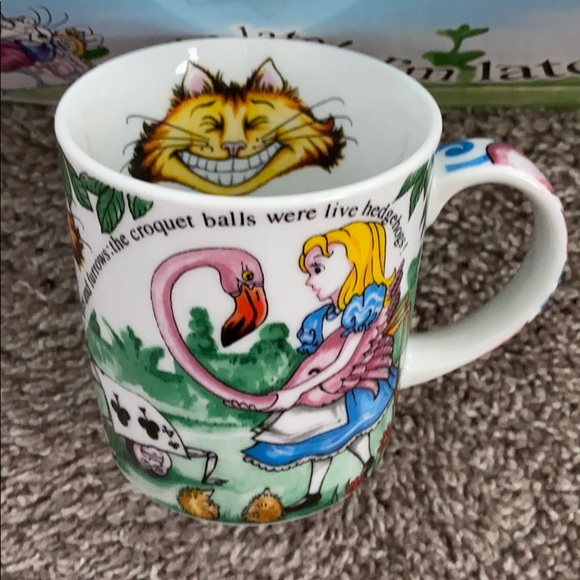 New in Box. Alice in Wonderland Mug Set - Picture 3 of 6